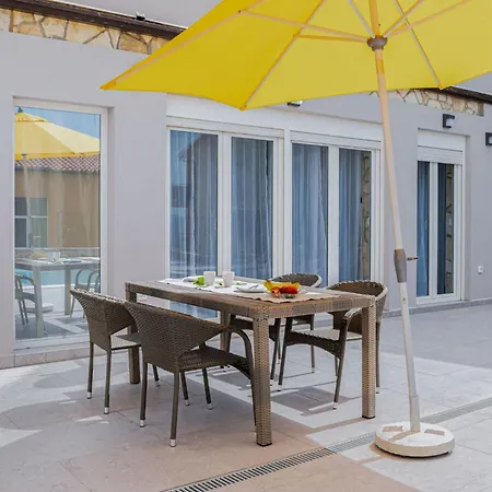 Haus Quadro By Interhome